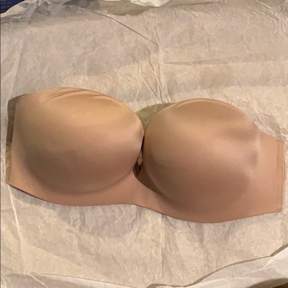 Victoria’s Secret Nude Strapless Push-Up Bra (36C)